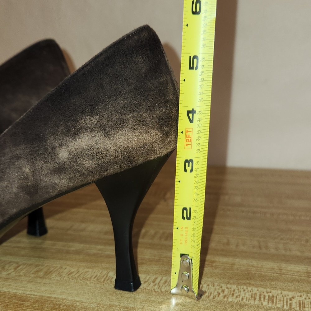 Stuart Weitzman Suede Pumps Pointed Toe, size 10 - Picture 10 of 11